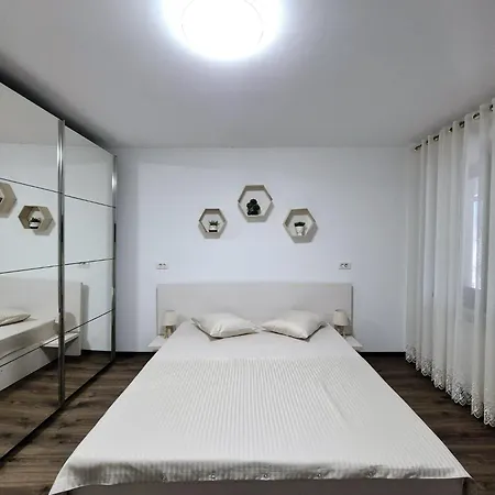Holiday home Faleza Nord 1